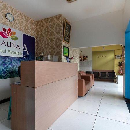 Spot On 2425 Salina Hotel Syariah Сидоарджо Экстерьер фото