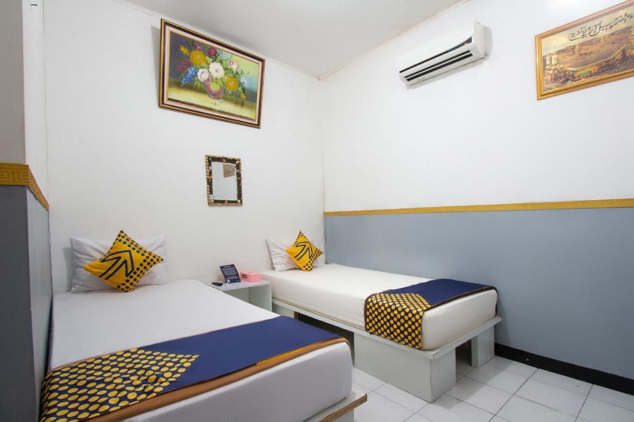 Spot On 2425 Salina Hotel Syariah Сидоарджо Экстерьер фото