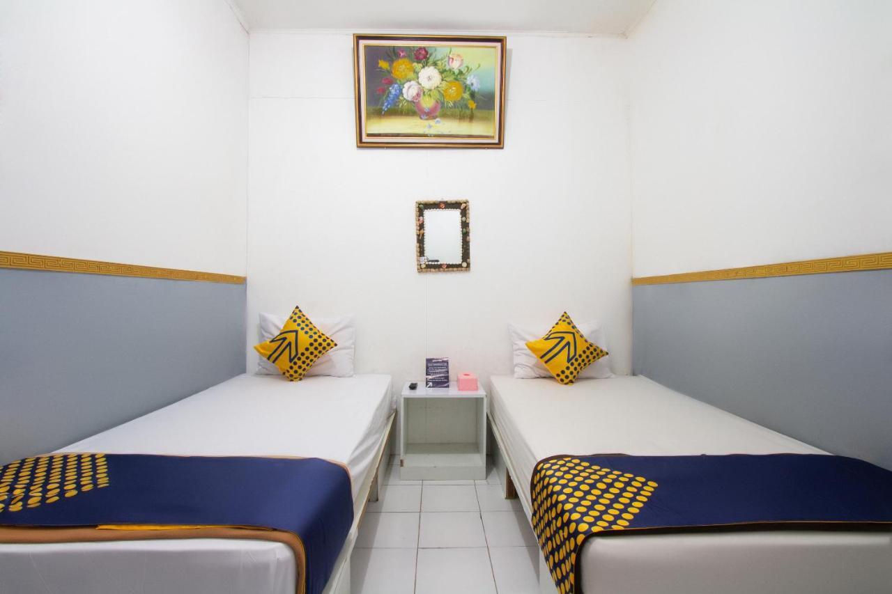 Spot On 2425 Salina Hotel Syariah Сидоарджо Экстерьер фото