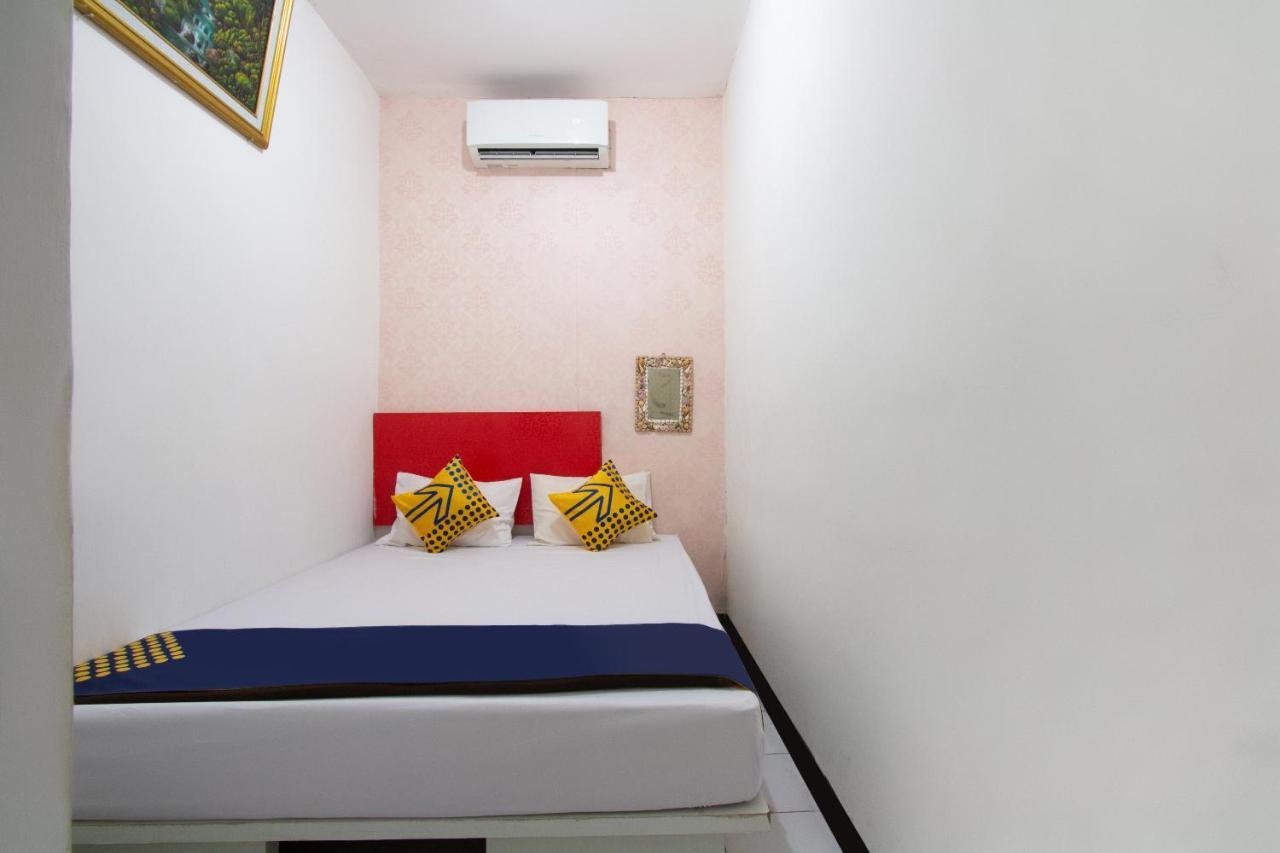 Spot On 2425 Salina Hotel Syariah Сидоарджо Экстерьер фото