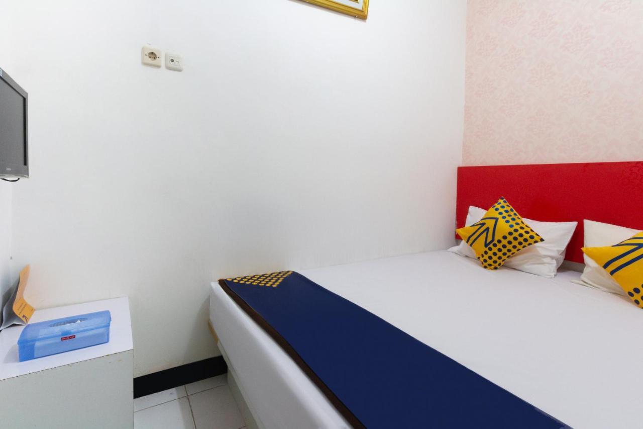Spot On 2425 Salina Hotel Syariah Сидоарджо Экстерьер фото